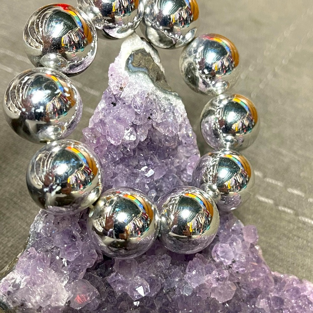 Silver ball bracelet